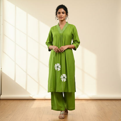 GREEN EMBROIDERED KURTA SET